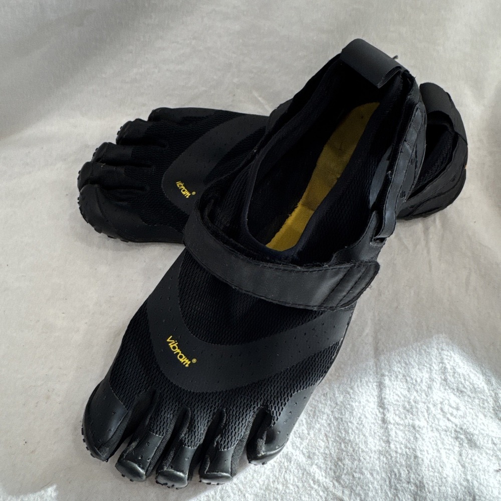 Vibram FiveFingers KSO Black Barefoot Running Shoes Women's Size 40 EU 8.5/9 US